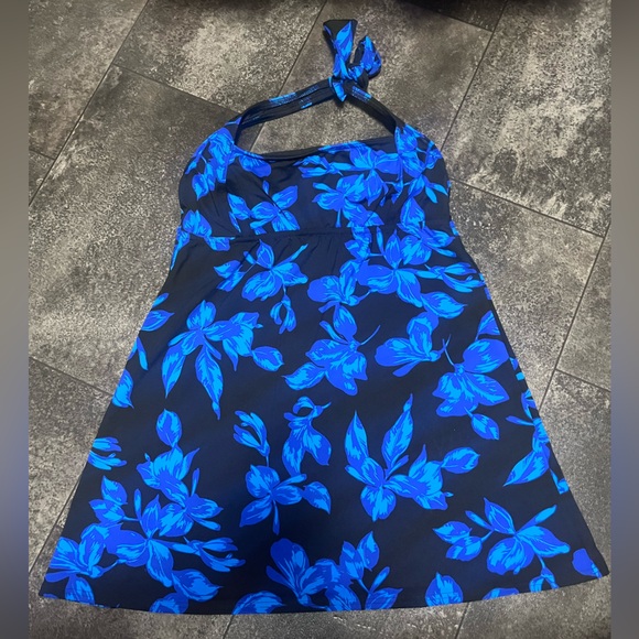 Lands' End Other - Land’s End Black and Blue Floral Halter Takini